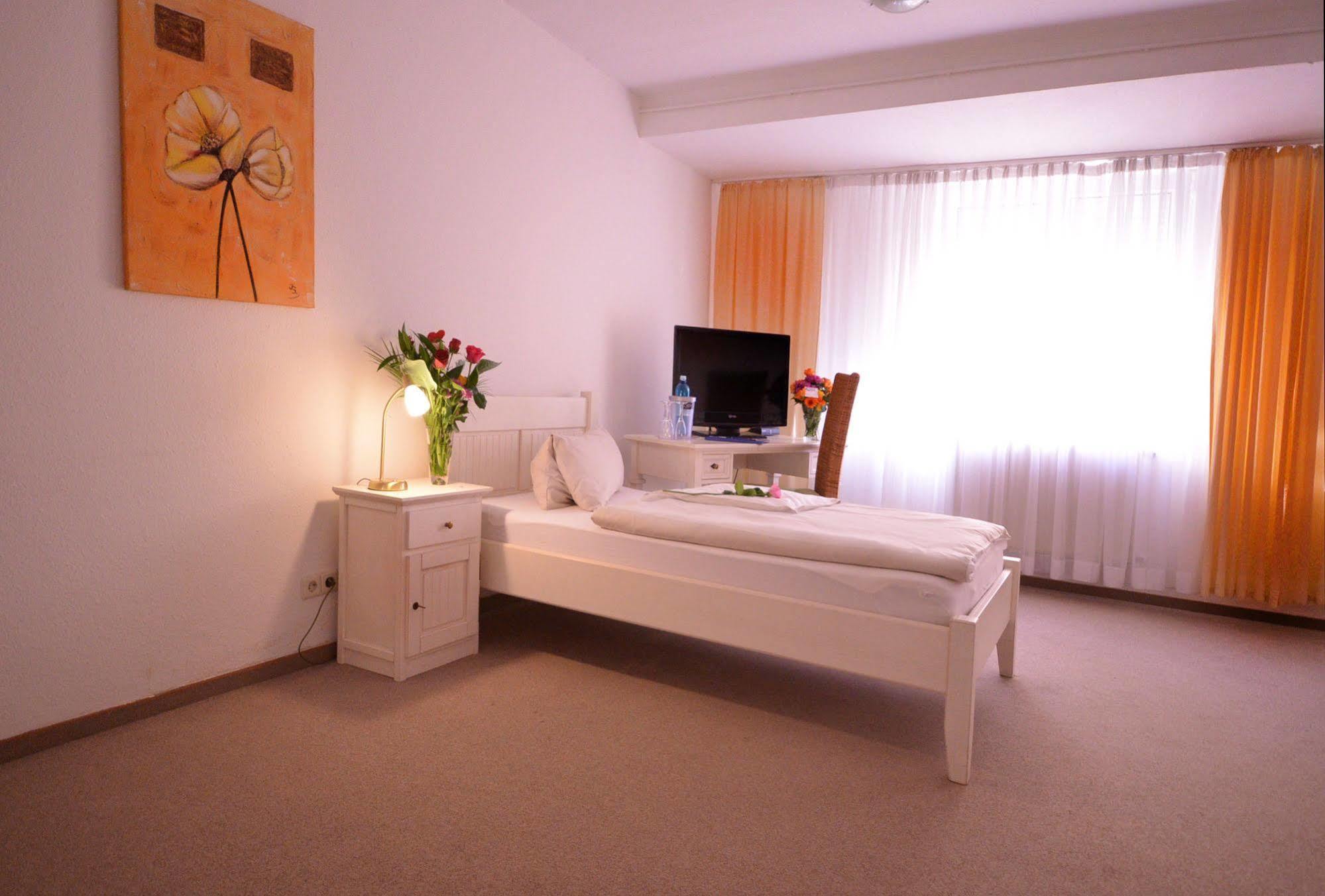 Alpha Hotel Garni Dietzenbach Ngoại thất bức ảnh