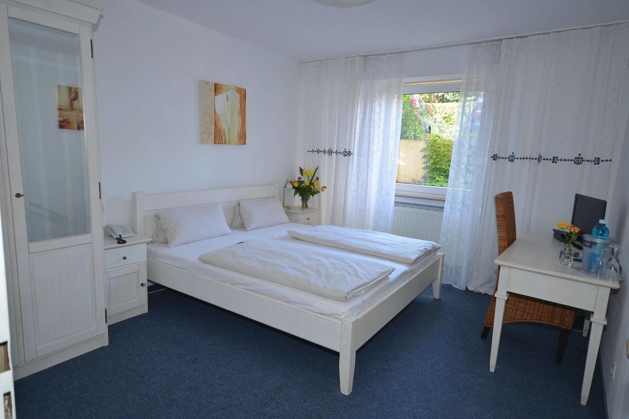 Alpha Hotel Garni Dietzenbach Ngoại thất bức ảnh